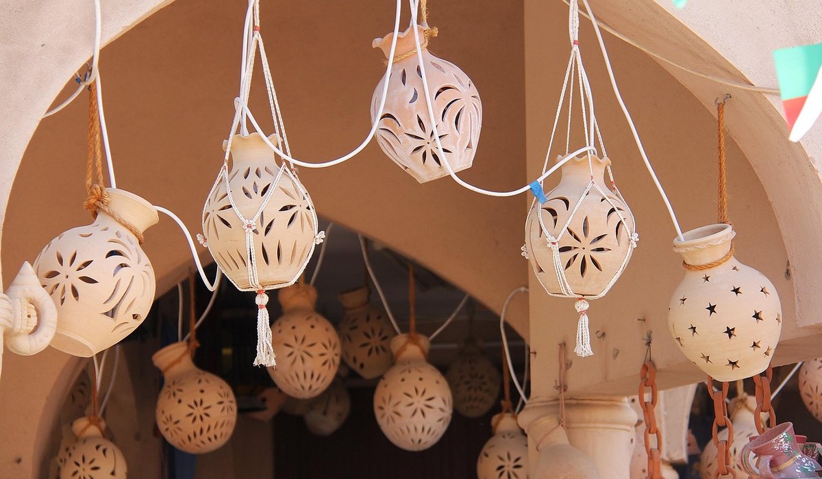 Adding Texture to White Rooms with Natural Accessories